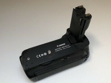 Sell: Canon battery grip for 7d 