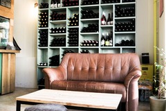 Studio/Spaces: Italienische Weinhandlung am Prenzlauer Berg