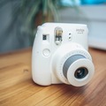 Rentals: Fujifilm instax mini 8 polaroid 60mm Sofortbildkamera white/weiß