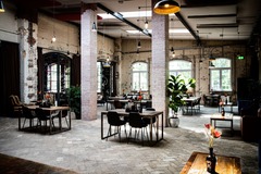 Studio/Spaces: Brauerei, Restaurant & Biergarten im historischen Industriedesign