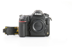 Rentals: Nikon D850 Body+4 Accus+128 GB SD Card+AC Adapter for endless run