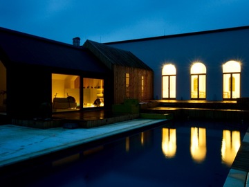 Studio/Spaces: Anwesen im Weinviertel, Kultursalon/Wohnhaus mit Pool, Garten