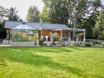 Studio/Spaces: Haus am See mit Außenanlage (1500 qm) | Nähe Krefeld, Duisburg