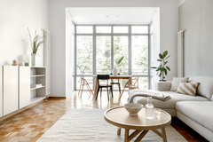 Studio/Spaces: Bright 100 sqm japandi style apartment in Mitte