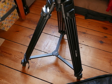 Rentals: King Joy VT-2500 Video tripod with fluid head - daily rate