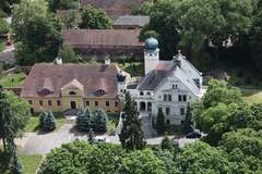 Studio/Spaces: Large Historic Palace 1 1/2 Hours from Berlin