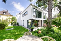 Studio/Spaces: Moderne Bauhaus Villa in Munich